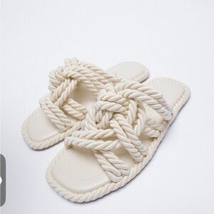 Zara NWT Low Heel Knotted Sandals, Size 39(8)